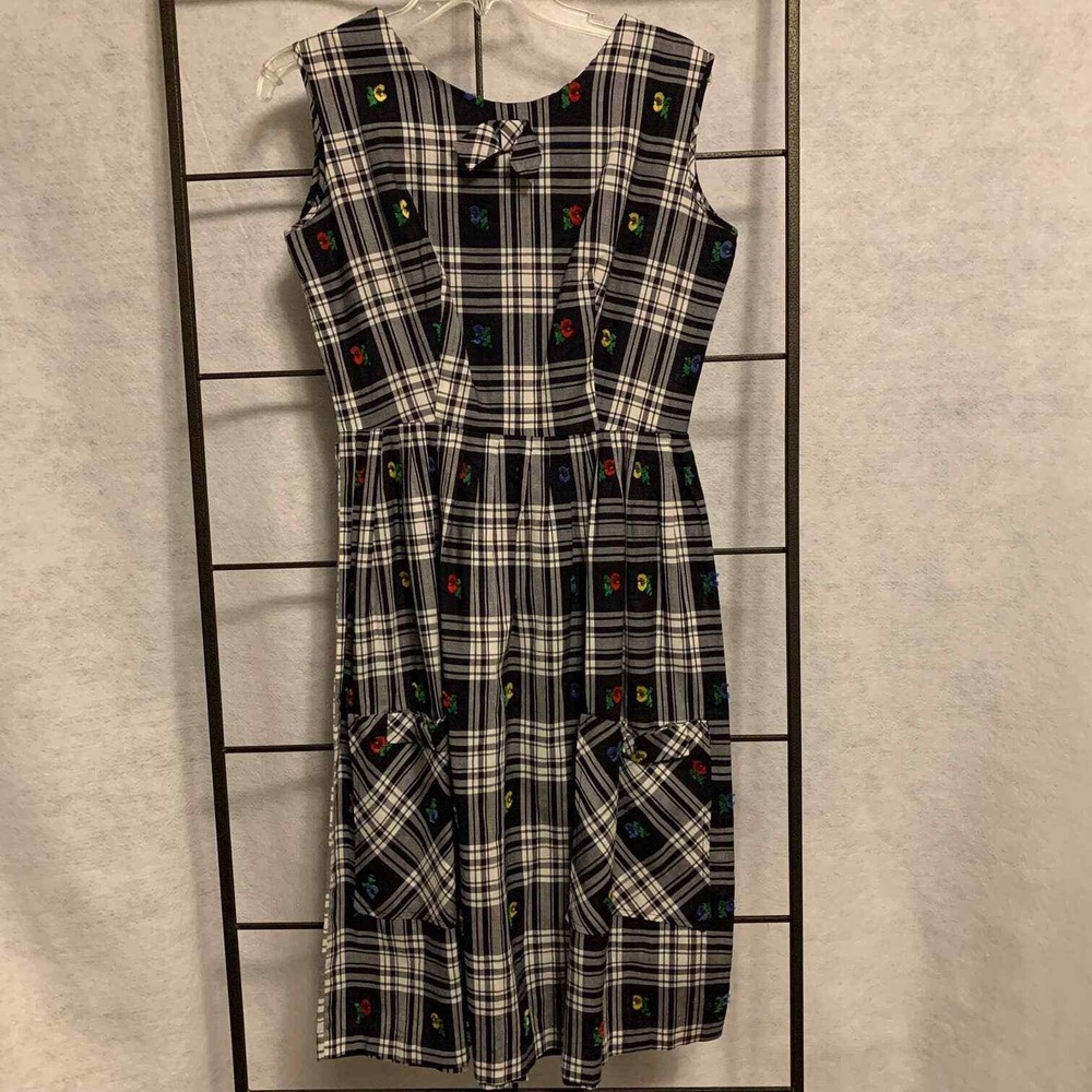 Vintage Plaid Floral Embroidered Dress Women Small Black White Good Sleeveless